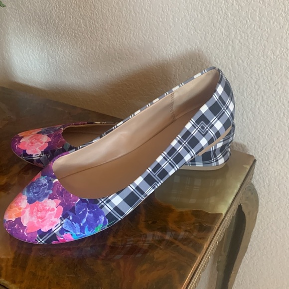 MIX NO. 6 Ballet flats, black white plaid, pink blue flowers. 9.5 EUC - Picture 4 of 15